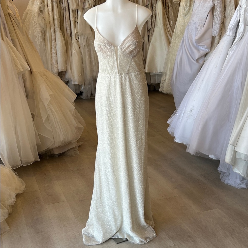 Elle couture White wedding gown with sparkles with Spaghetti Straps - Picture 2 of 5